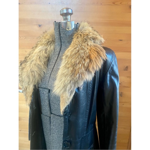 *SOLD* Vintage leather coat/trench - Picture 4 of 12